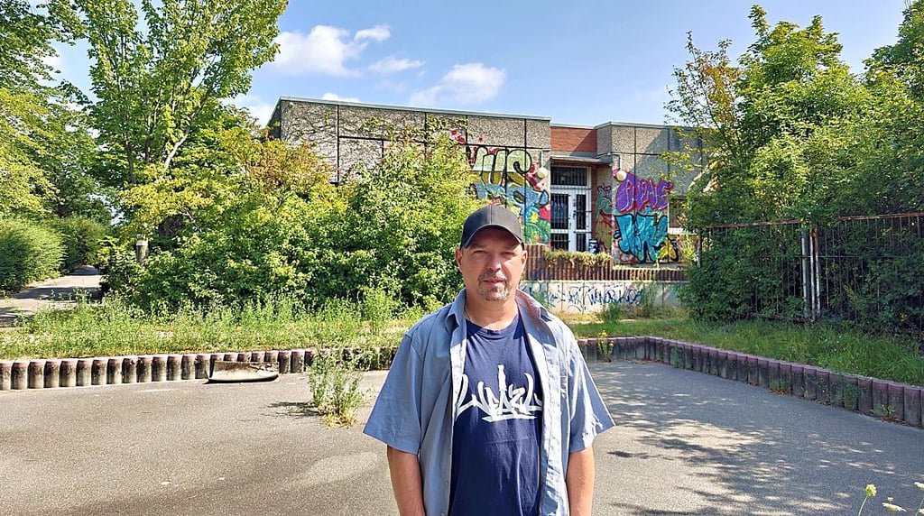 Silvio Müller und die Mitsstreiter vom Verein "Culture 2 People" organisieren „Alles rollt“ im und am Jugendclub 84. Auf der Freifläche finden BMX- und Skate-Workshops statt.