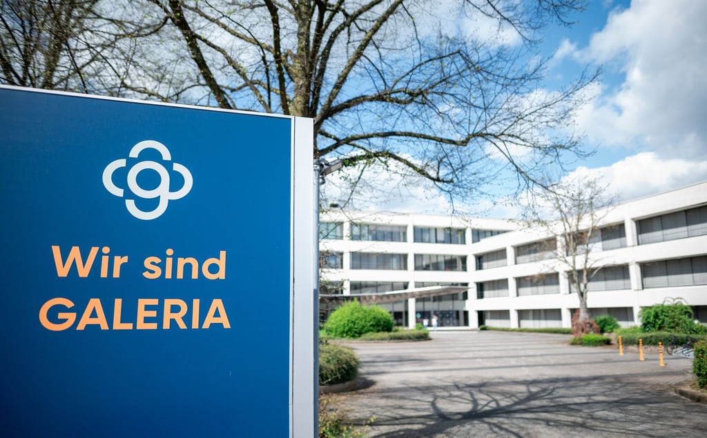 Blick auf die Firmenzentrale von Galeria Kaufhof in Essen. Das Insolvenzverfahren des Warenhauskonzerns wurde aufgehoben.