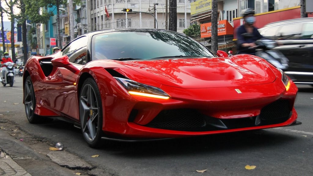 Unfall mit Ferrari auf der B80 zwischen Bennstedt und Langenbogen.