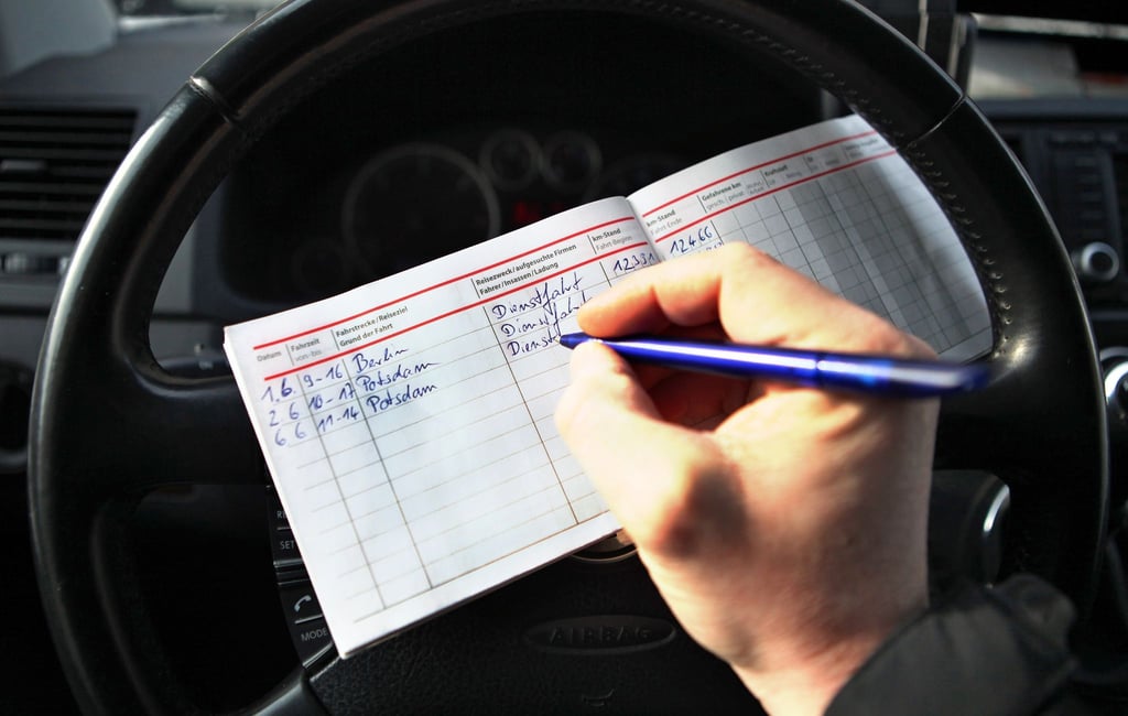 Kann von der Behörde auch auferlegt werden: die Pflicht zum Führen eines Fahrtenbuchs.