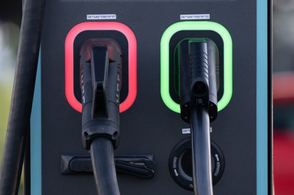Das Geschäft mit E-Autos in Deutschland lahmt. Das trifft auch die Zulieferer.