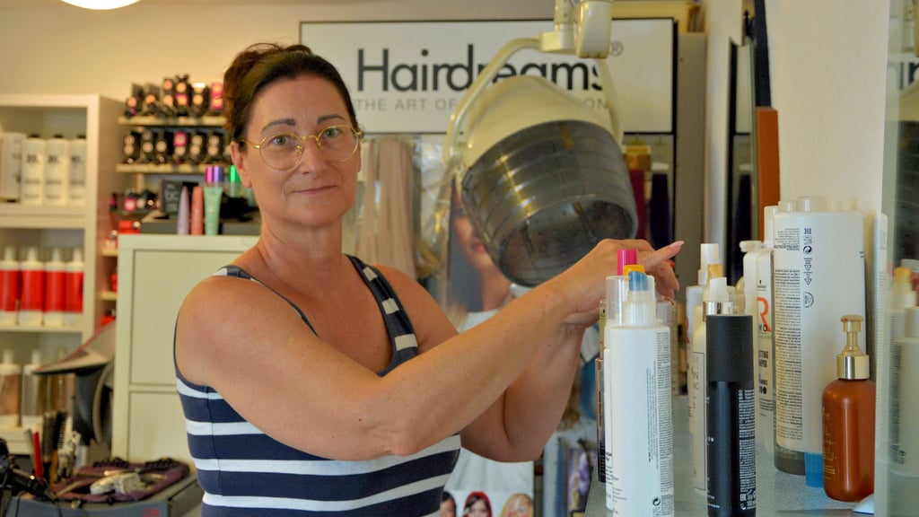 Vor kurzem hat Heike Dreier einen Friseursalon in Dahlenwarsleben eröffnet. Jetzt geht sie zurück zu ihren Wurzeln und fängt im Kleinen wieder an.