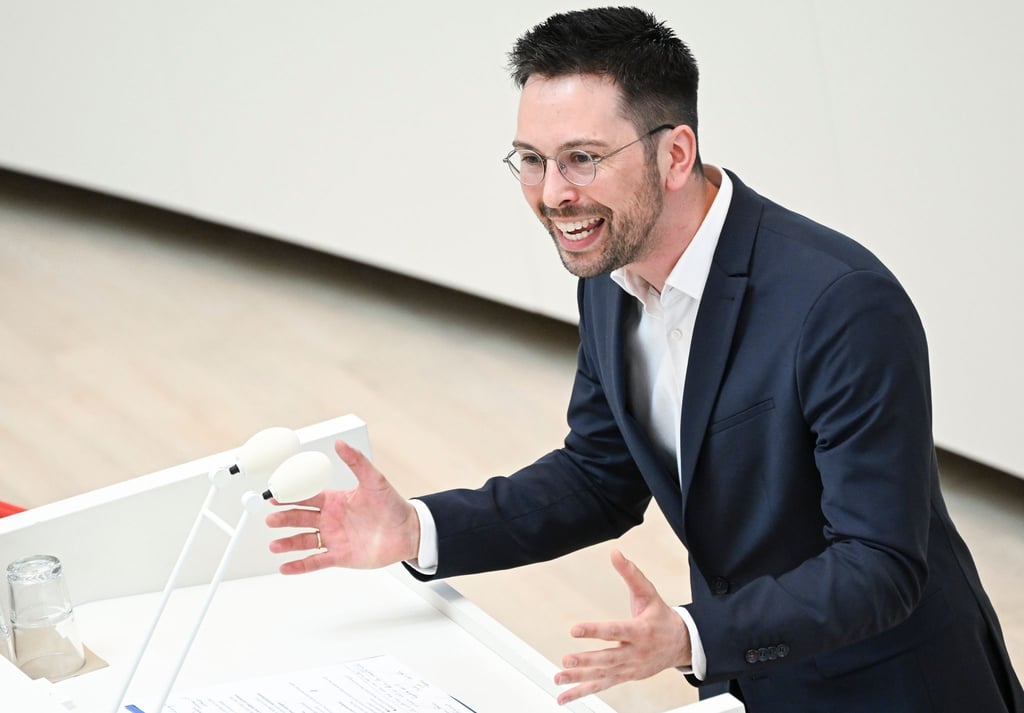 Der AfD-Landtagsabgeordnete Dennis Hohloch sorgte mit Äußerungen vor Grundschülern im Landtag für Empörung. Auch die Formate für Schüler sollen noch einmal überprüft werden. (Archivbild)