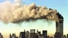 Blick auf Manhattan am 11. September 2001, als Terroristen zwei entführte Passagierflugzeuge ins World Trade Center steuerten. (Archivbild)
