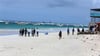 Die Terrororganisation Al-Shabaab hat an einem beliebten Strand in der Hauptstadt Mogadischu zugeschlagen.