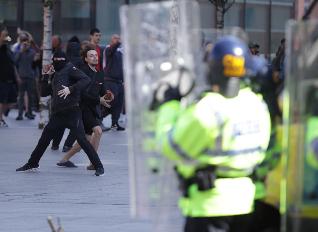 In Liverpool wurden Polizisten attackiert.