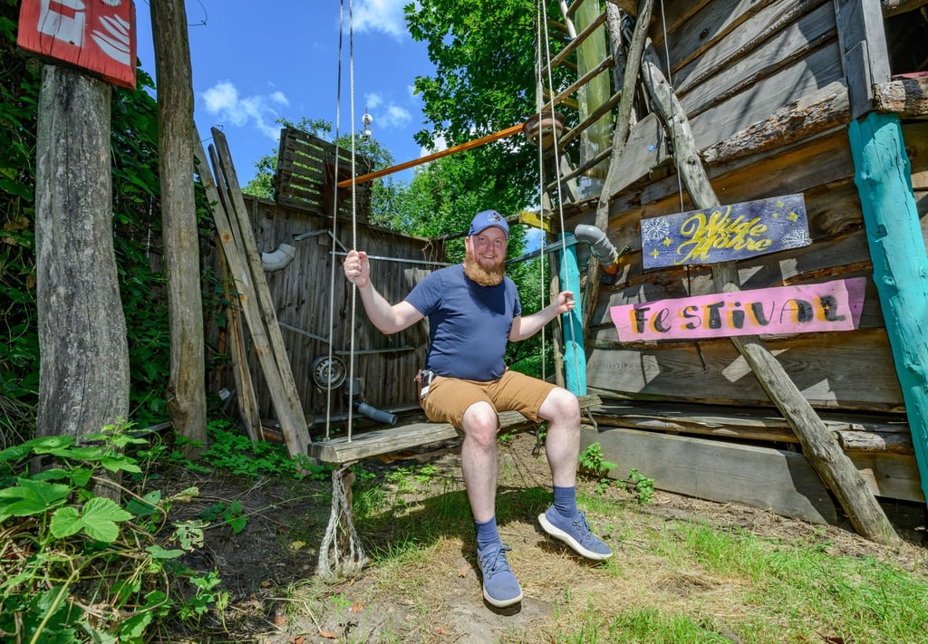 Zwischen Seelenschaukel und Maskenball: Festivalgründer Alexander Dettke.