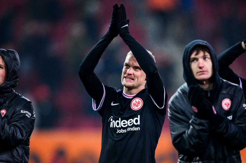 Nach gut eineinhalb Jahren verlässt Philipp Max die Eintracht wieder.