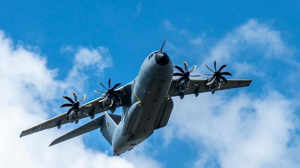 Insgesamt 48 dieser A400M-Transportflugzeuge hat die Deutsche Luftwaffe der Bundeswehr.
