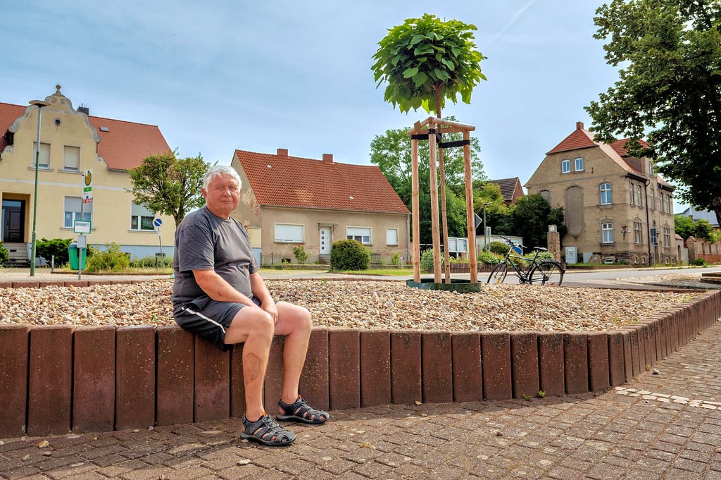 Der ehemalige Bürgermeister von Leitzkau, Peter Randel, kann die Aufregung um das Kiesbeet in Teilen nachvollziehen. Er hätte es jedoch vorgezogen, wenn er persönlich angesprochen worden wäre, anstatt es über das Portal „Sag's uns einfach“ zu melden. Missverständnisse hätten dann ausgeräumt werden können.