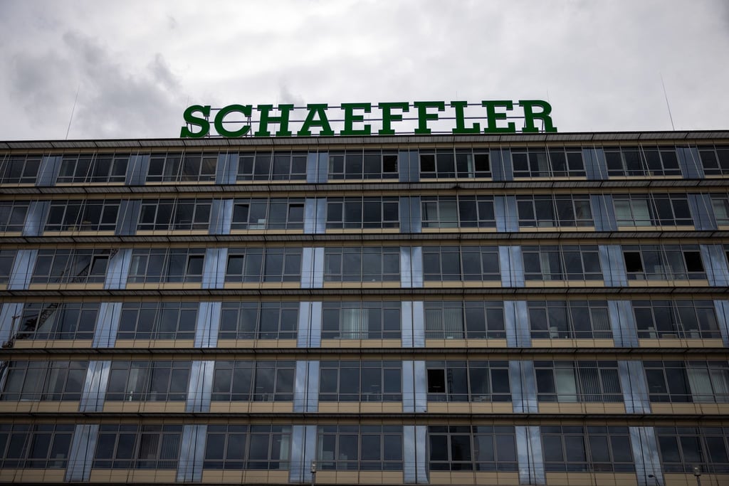 Der Schaeffler-Firmensitzin Herzogenaurach - das Unternehmen hat mit der Krise der Autoindustrie zu kämpfen (Archivfoto).