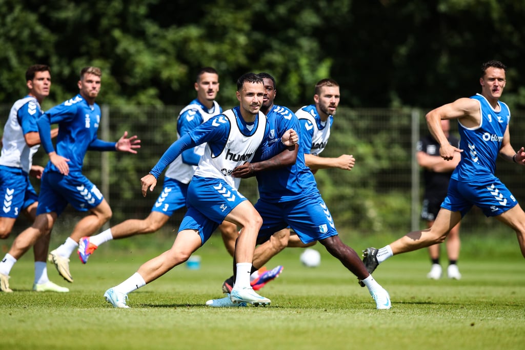 Reichlich Gedränge beim 1. FC Magdeburg im Kampf um einen Platz im Spieltagskader. Nur 20 der insgesamt 31 Profis sind am Wochenende dabei.
