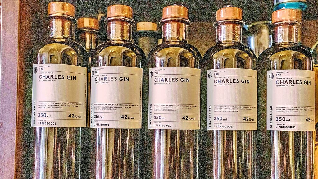 Den Gin gibt es in 350-Milliliter-Flaschen.