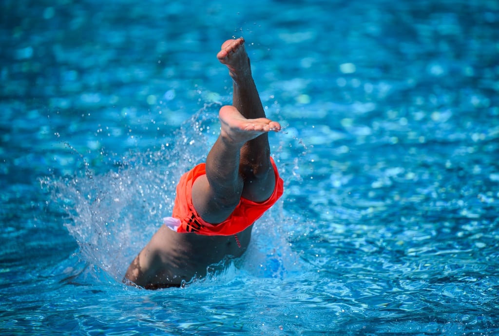 Sicherheitsmitarbeiter bereicherten sich durch den illegalen Verkauf von Schwimmbadtickets. (Archivfoto)