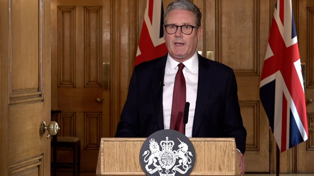 Premier Starmer droht Randalierern mit Haft. (Archivbild)