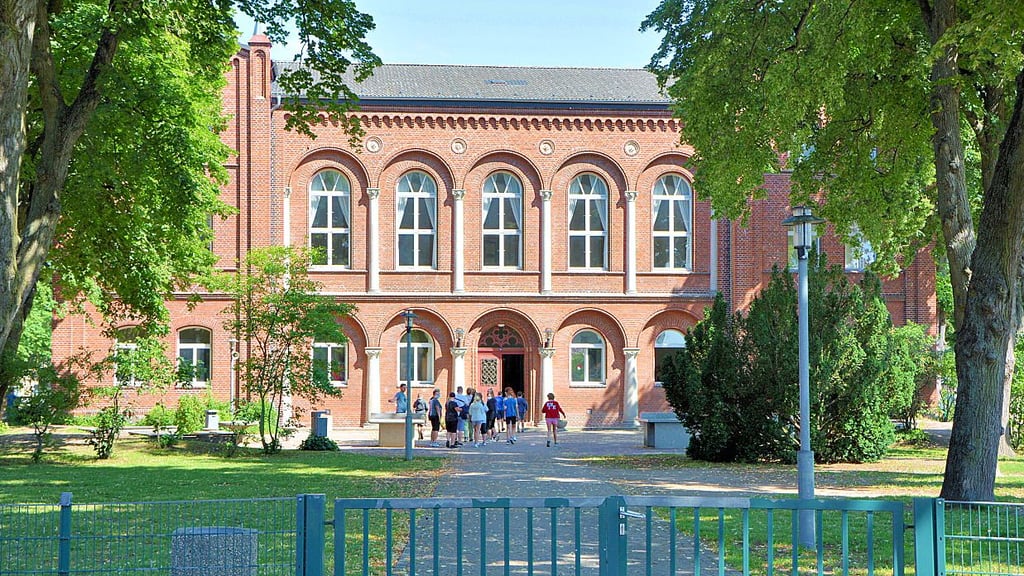 Es besteht weiterhin Lehrermangel an der Gemeinschaftsschule Seehausen im Landkreis Stendal, aber es gab weitaus schlimmere Zeiten.