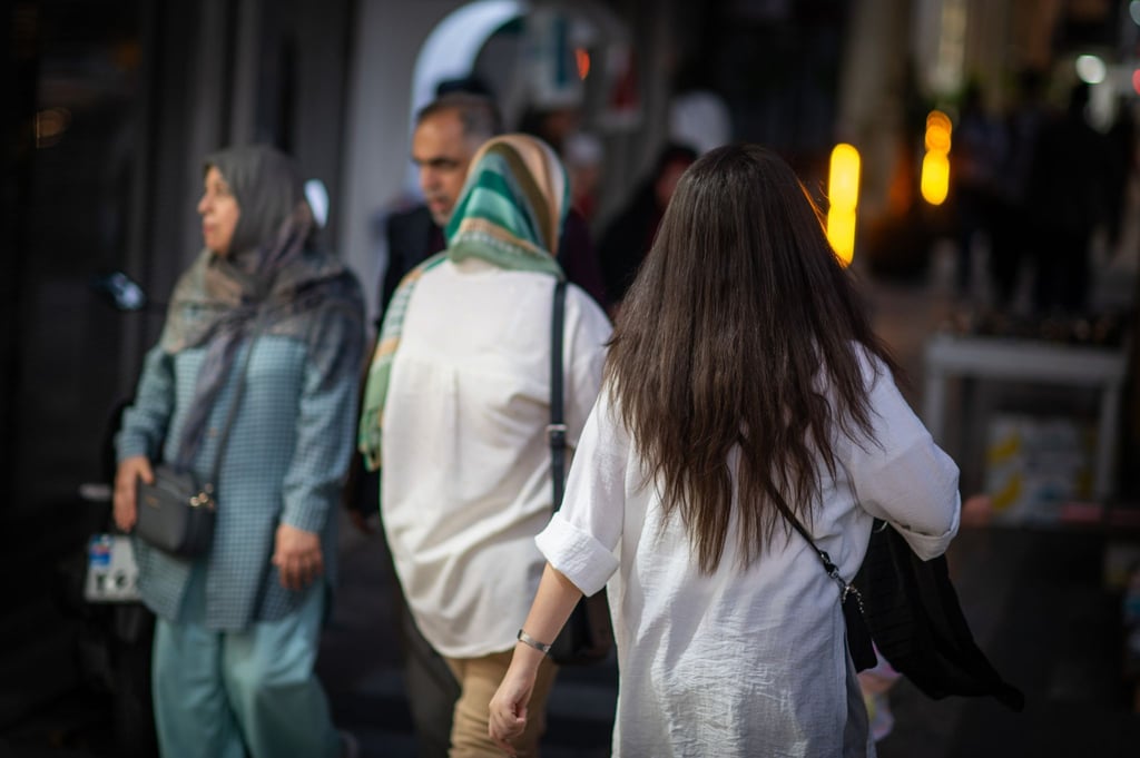 In sozialen Medien nahmen Iranerinnen und Iraner auch den neuen Präsidenten Peseschkian in die Pflicht - er hatte versprochen, die Kontrollen zu stoppen. (Archivbild)
