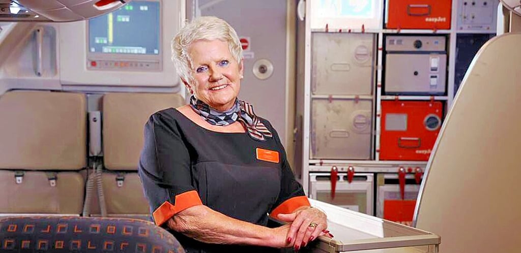Pam Clark geht noch mit 73 regelmäßig in die Luft.