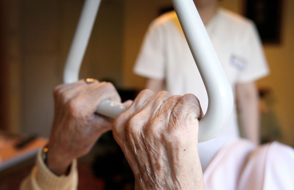 Wurde die Morgentoilette wirklich wie abgerechnet gemacht? Laut Kassen und Verbraucherzentrale Sachsen-Anhalt nimmt die Zahl der Fälle von Abrechnungsbetrug zu.