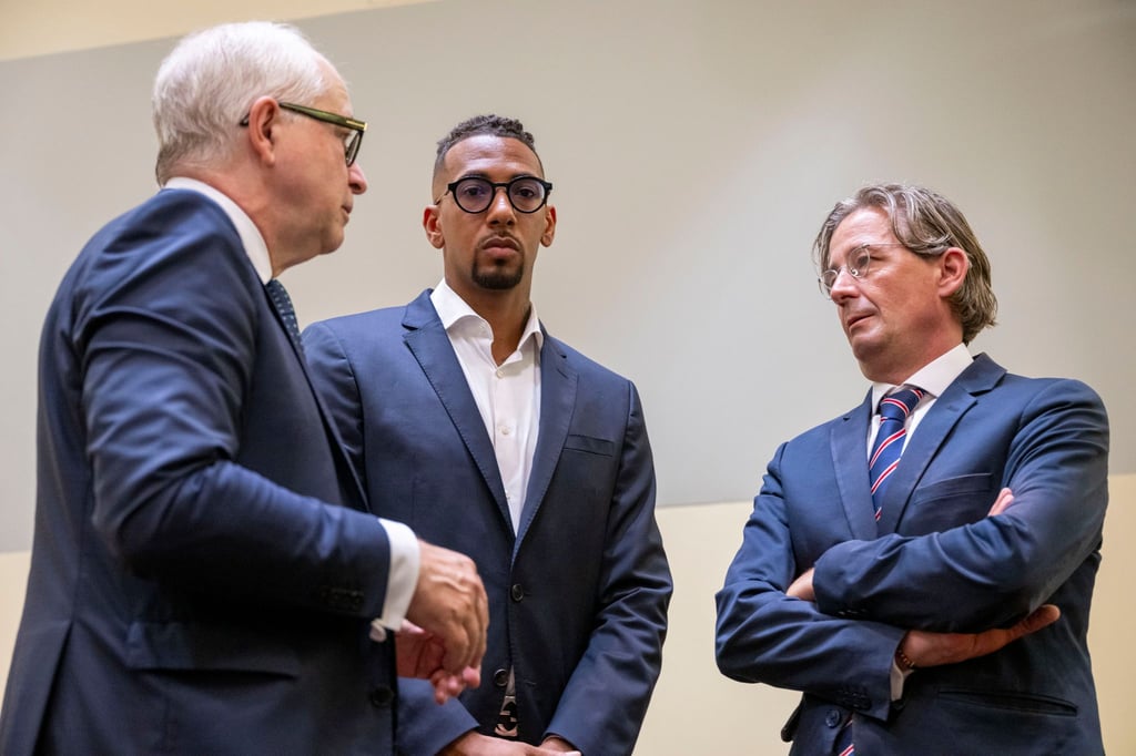Ein Berliner Gericht prüft eine Klage gegen Ex-Fußball-Nationalspieler Jérôme Boateng wegen Äußerungen über eine Ex-Partnerin. (Archivbild)