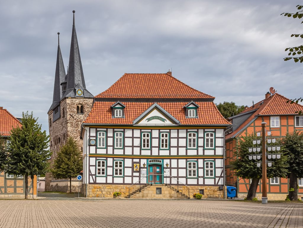 Im historischen Derenburger Rathaus hat es einen Wechsel an der Spitze gegeben.