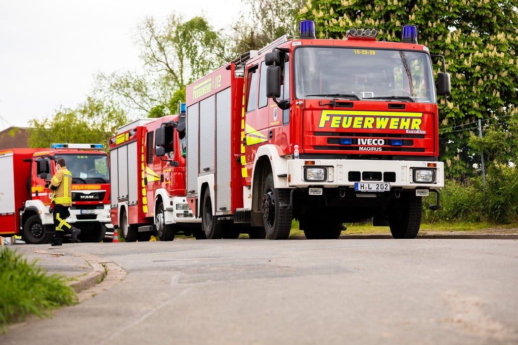 Nach dem Brand eines historischen Gebäudes in Verden ermittelt die Polizei in alle Richtungen. Noch ist die Ursache für das Feuer unklar. (Symbolbild)