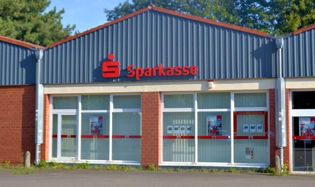 Die Filiale der Kreissparkasse in Langenweddingen hat nur noch verkürzt geöffnet.