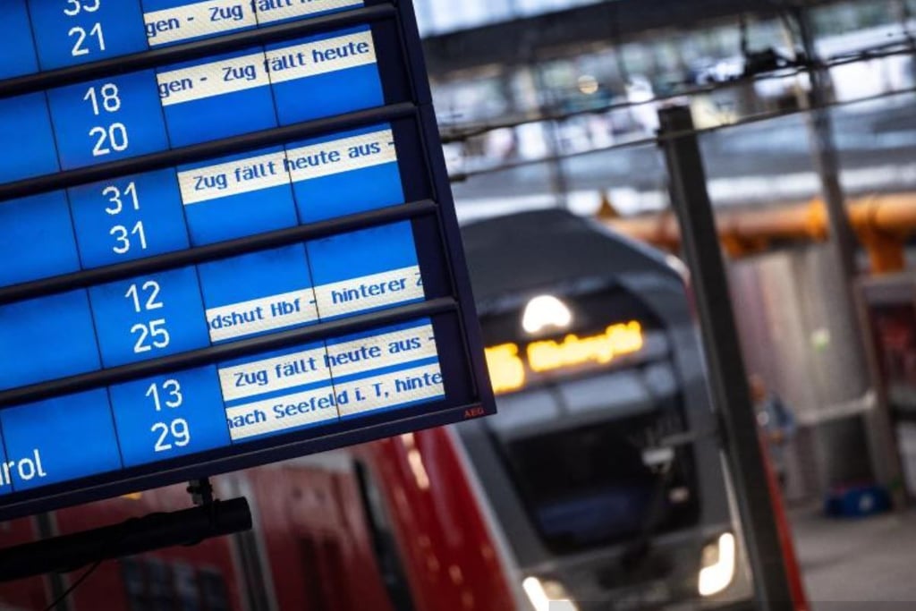 Zu zahlreichen Ausfällen und Umleitungen kommt es wegen einer Sperrung des Bahnhofs Schönebeck ab 30. August.