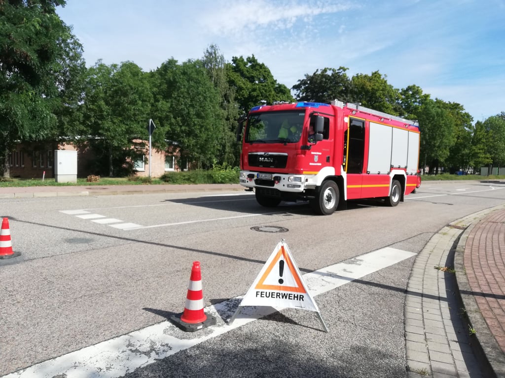 Im Chemie- und Industriepark wurde am Freitagmorgen eine 250 Kilo Fliegerbombe aus dem Zweiten Weltkrieg gefunden. Die Feuerwehr sperrte die Zufahrtstraße zum Park ab.