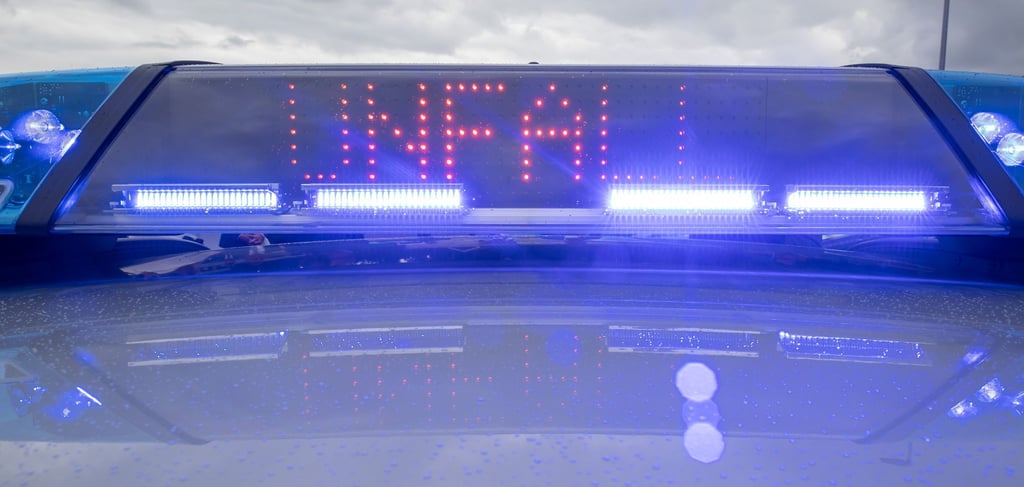 (Symbolbild) - Bei einem schweren Unfall in Weißenborn haben sich sechs Menschen, darunter drei Kinder, zum Teil schwer verletzt.
