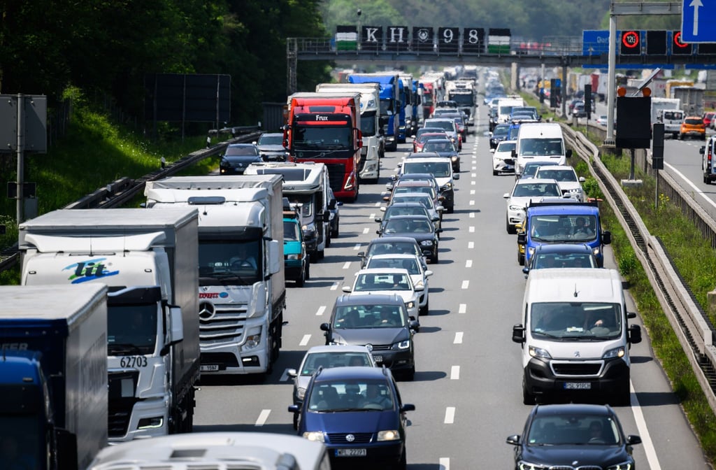 Mehr als 11.000 Kilometer Stau auf Niedersachsens Autobahnen zählte der ADAC während der Ferien. (Archivfoto)