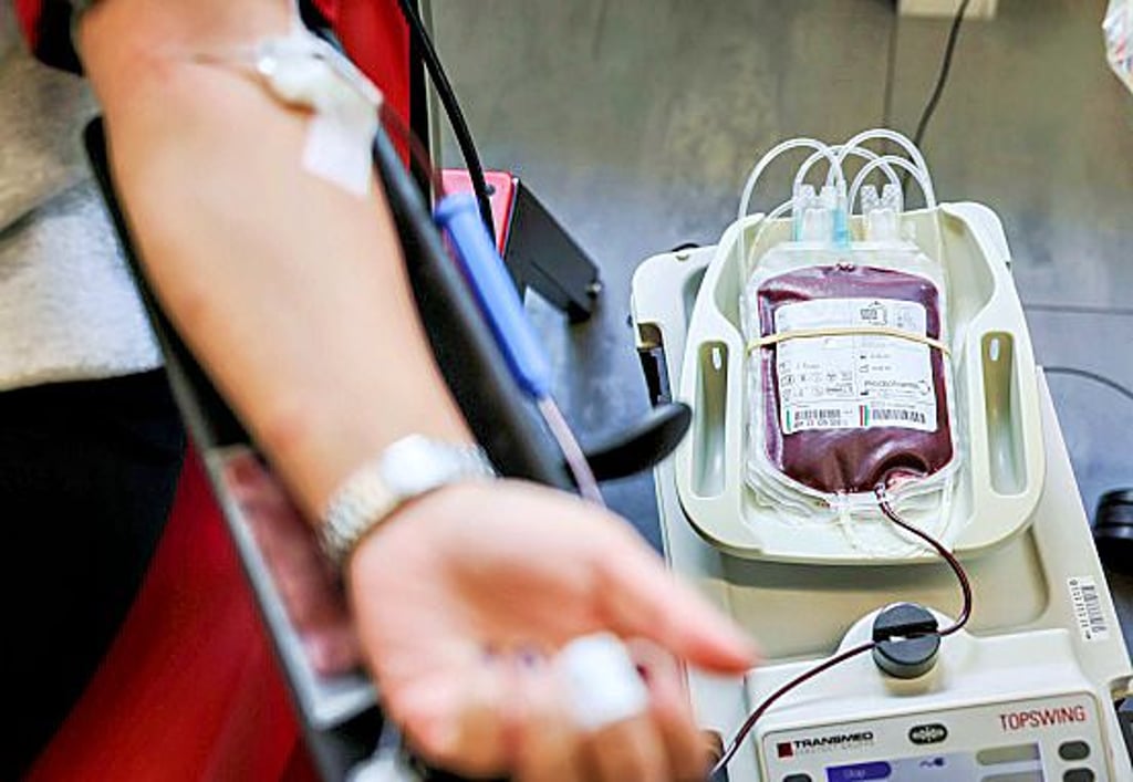 Das DRK fordert zum Blutspenden auf.