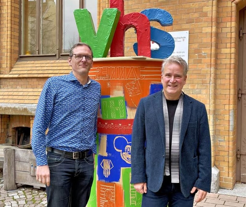 Volkshochschulleiter Marc-André Heder (l.) und GBZ-Chef Arnfried Gläser engagieren sich für Menschen mit geringer Grundbildung.