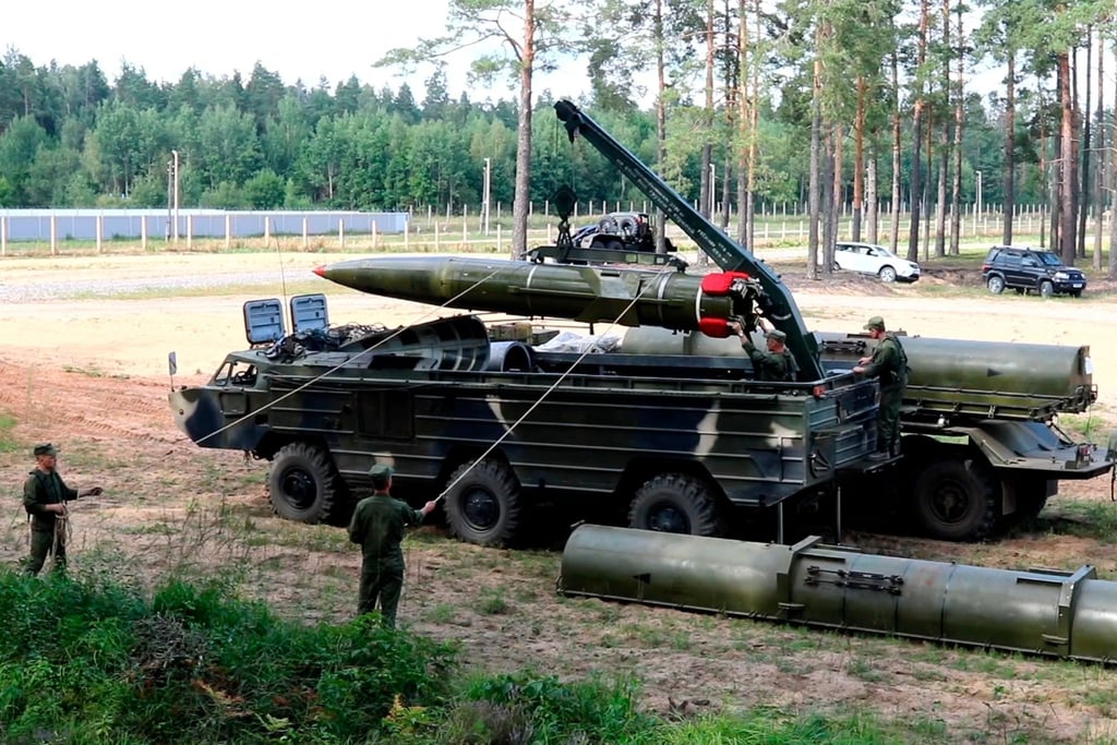Das Militär in Belarus verstärkt Truppen an der Grenze zur Ukraine. (Archivbild)