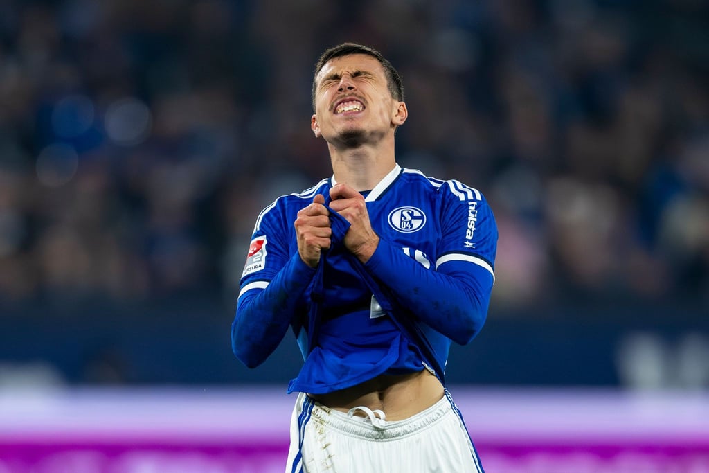 Schalke will gegen die Gelb-Rot Sperre von Ron Schallenberg Einspruch einlegen.