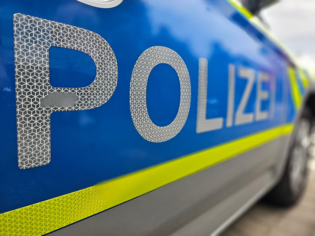 Auf dem Geiseltalseerundweg hat es Samstagabend einen schweren Sturz eines Radfahrers gegeben.
