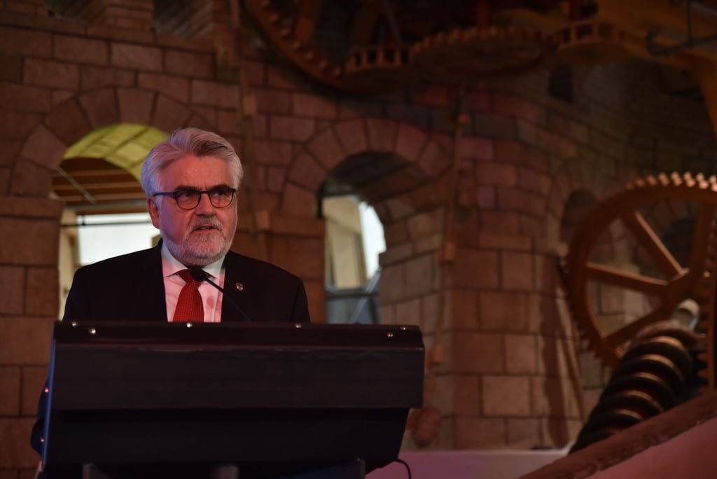 Vor mehr als einem Jahr hat Umweltminister Armin Willingmann (SPD) den Klimaschutzplan im Magdeburger Jahrtausendturm vorgestellt. (Archivbild)