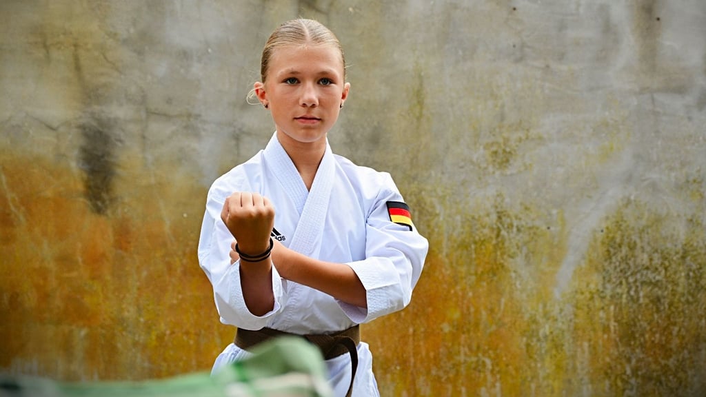 Pia Borowsky trainiert seit sie vier Jahr alt ist Karate. Nun wurde sie in die deutsche Nationalmannschaft berufen. Ein Hobby, dass viel Zeit, aber auch viel Geld kostet. Denn finanziell müssen die Jugendlichen die Teilnahme selbst stemmen.