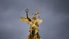 Die „Goldelse“ auf der Siegessäule ist mehr als acht Meter hoch. (Archivbild)