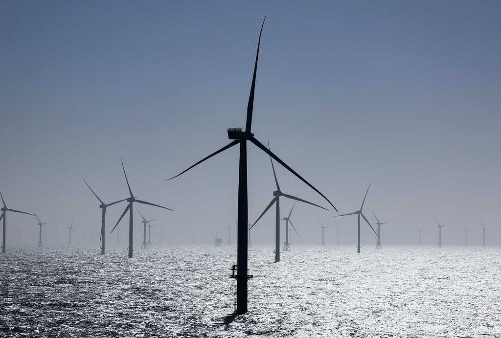 RWE darf in der Nordsee weitere zwei große Windparks bauen. (Archivbild)