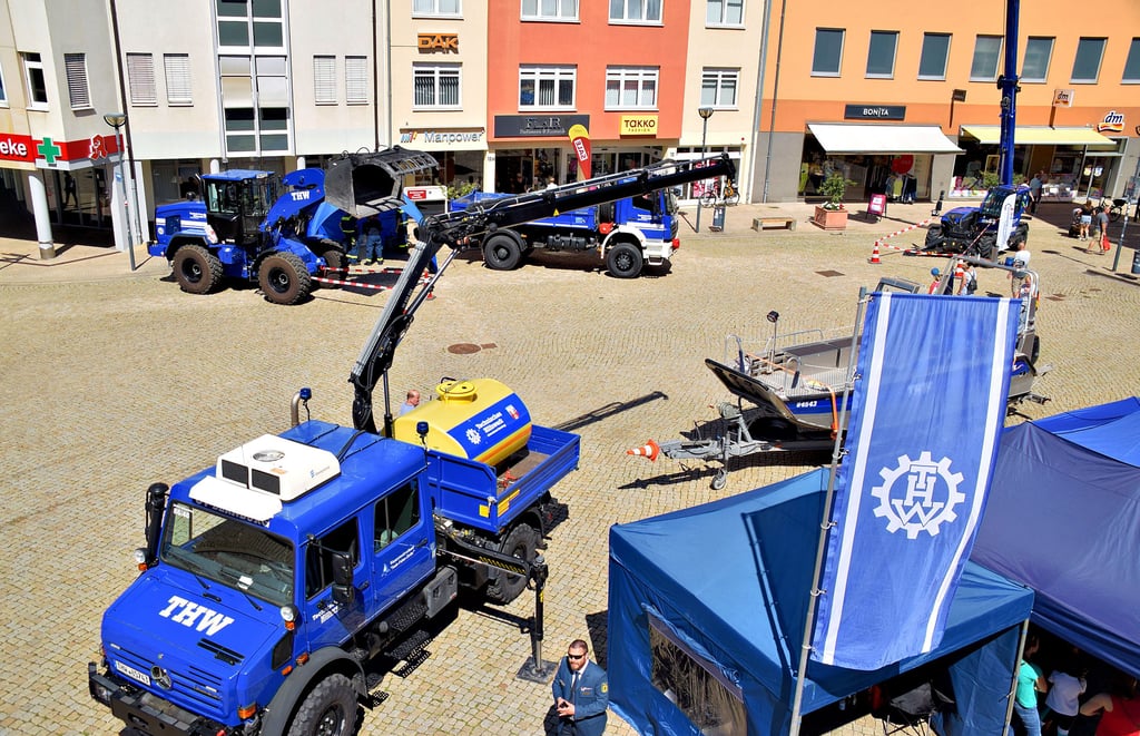 Mehrere Ortsverbände des Technischen Hilfswerks haben eine Technikschau auf den Fischmarkt in Halberstadt präsentiert.