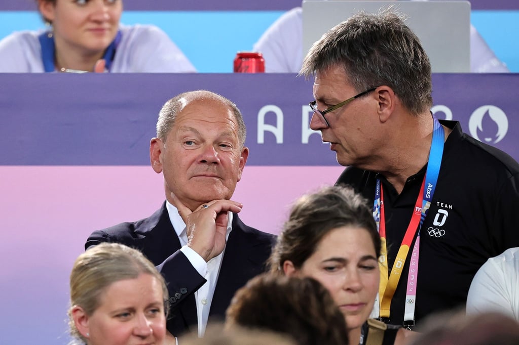 DOSB-Chef Thomas Weikert (r) treibt mit Unterstützung der Bundesregierung von Kanzler Olaf Scholz eine weitere deutsche Olympia-Bewerbung voran.