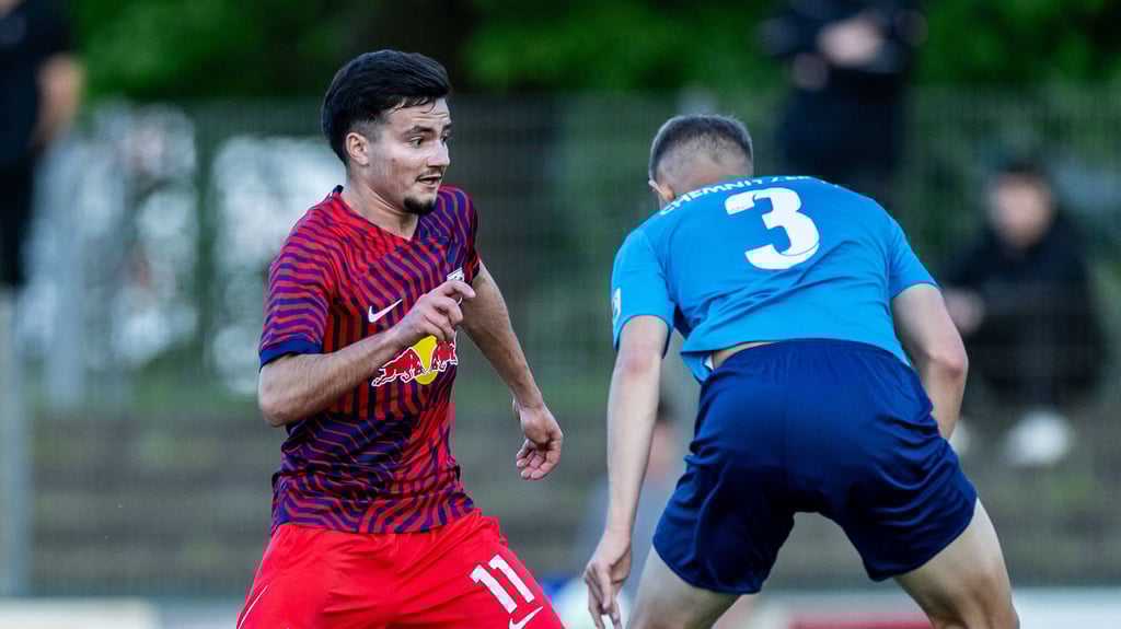 Din Klapija (l.) traf erneut für RB Leipzig.