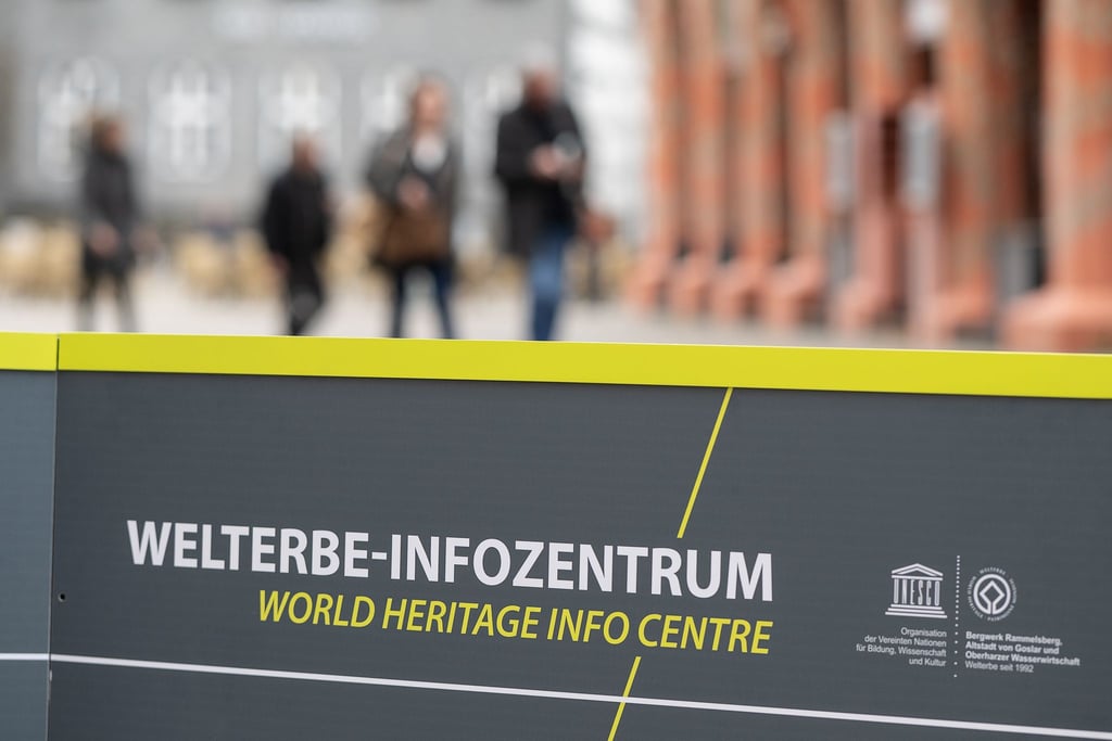 Das Welterbe-Infozentrum in Goslar befindet sich im historischen Rathaus, das selbst Teil des Welterbes im Harz ist. (Archivfoto)