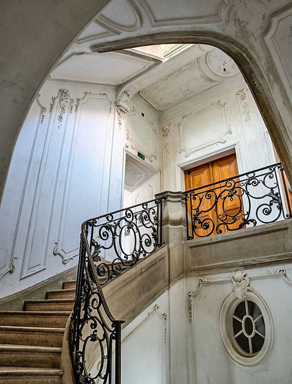 Marmor und Stuck im Treppenhaus