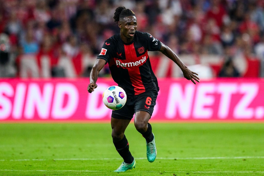 Verteidiger Odilon Kossounou hat das Interesse von Crystal Palace aus der Premier League geweckt.