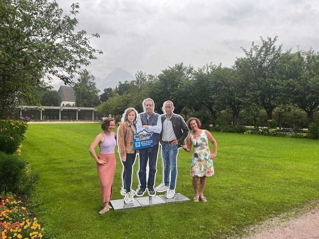 In Berchtesgaden ist jetzt ein Standbild für die Vorabendserie „Watzmann ermittelt“ zu sehen.