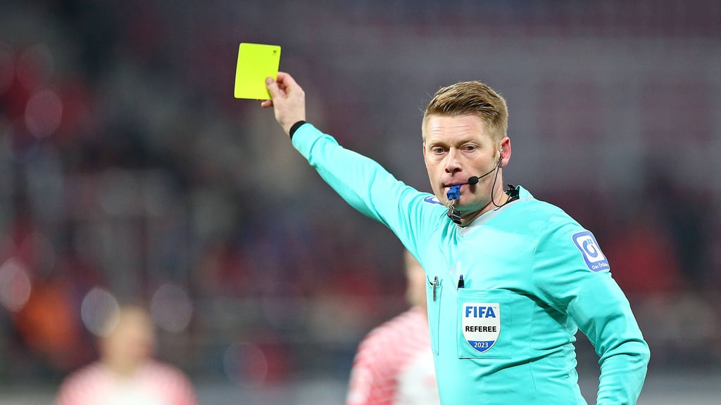 Schiedsrichter Christian Dingert wird das DFB-Pokalspiel zwischen Rot-Weiss Essen und RB Leipzig am Samstag leiten.