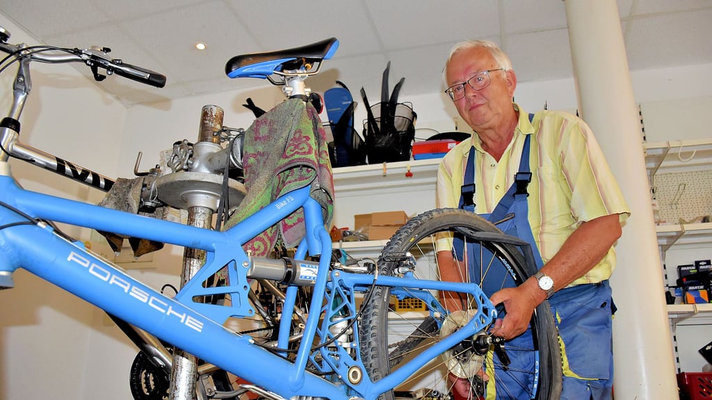 In naher Zukunft verabschiedet sich der Zeitzer Zweiradmechaniker Hans-Jörg Exler endgültig in den Ruhestand und wird auf seinem E-Bike über die Radwege der Region die Umgebung erkunden.