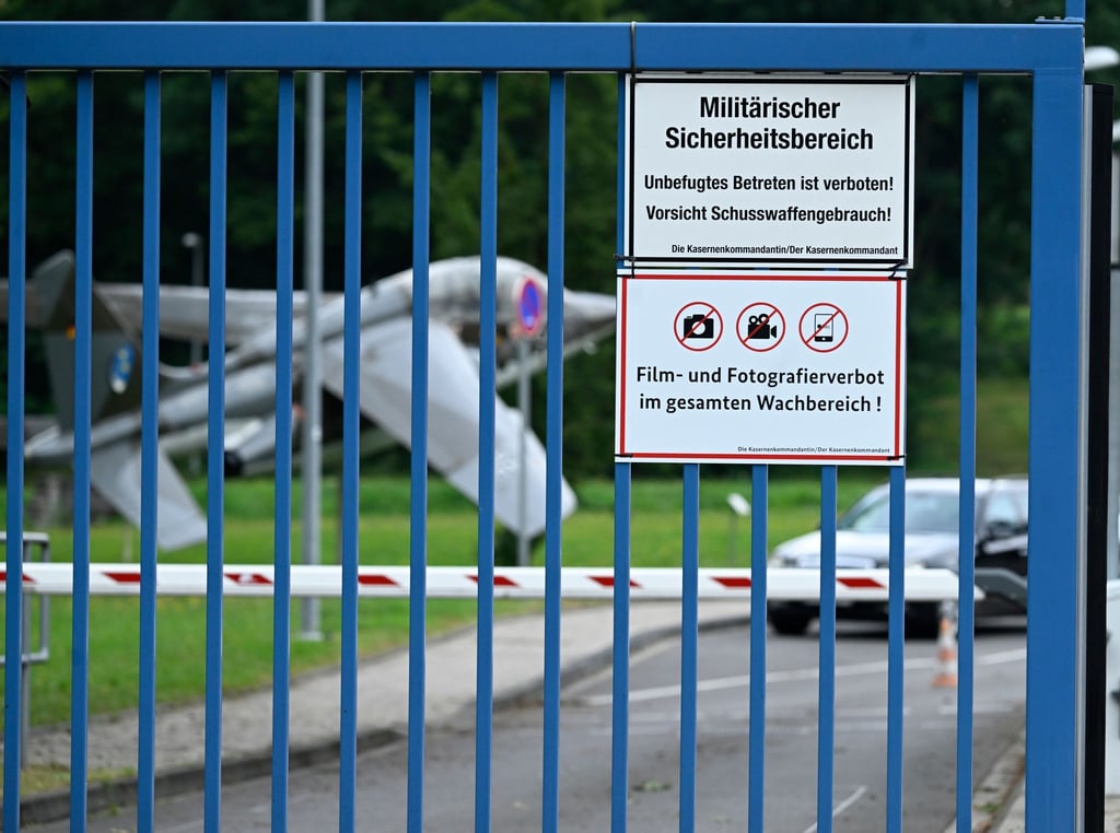 Die Bundeswehr gibt Entwarnung nach dem Sabotageverdacht in der Luftwaffenkaserne Köln-Wahn. (Archivbild)